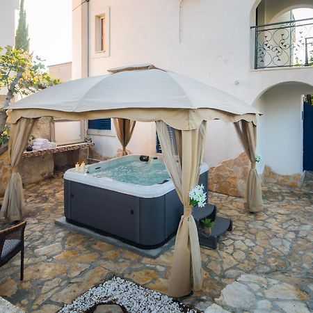 Villa Em Trogir Bagian luar foto