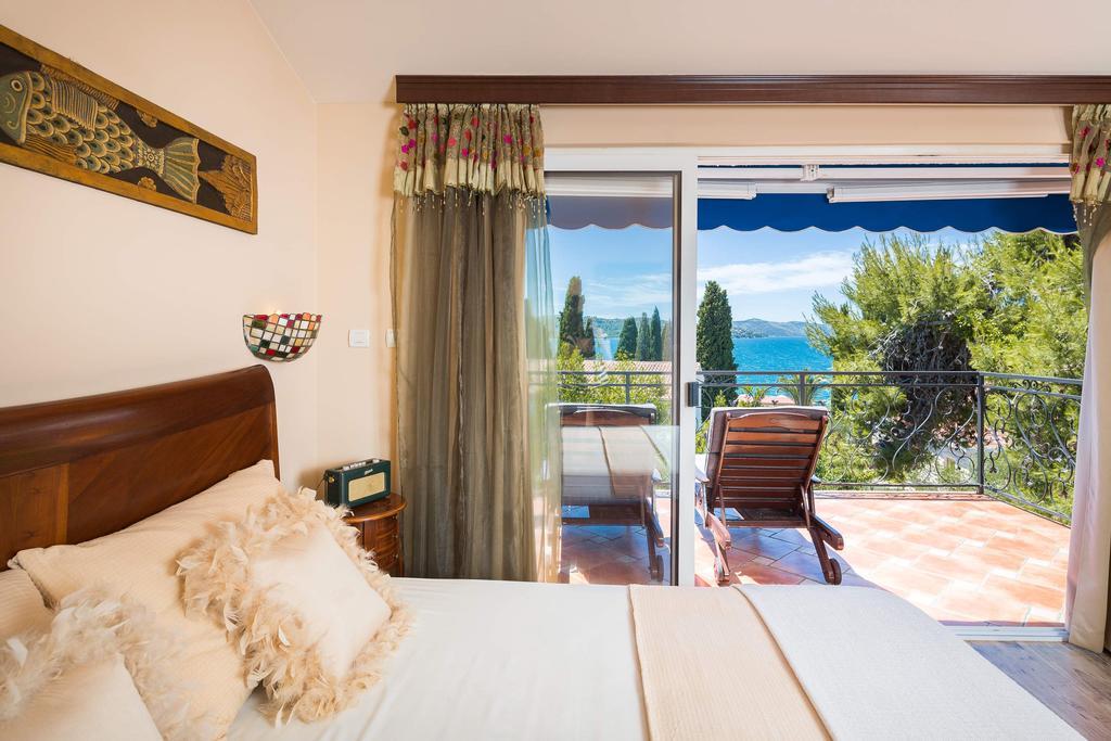 Villa Em Trogir Bagian luar foto