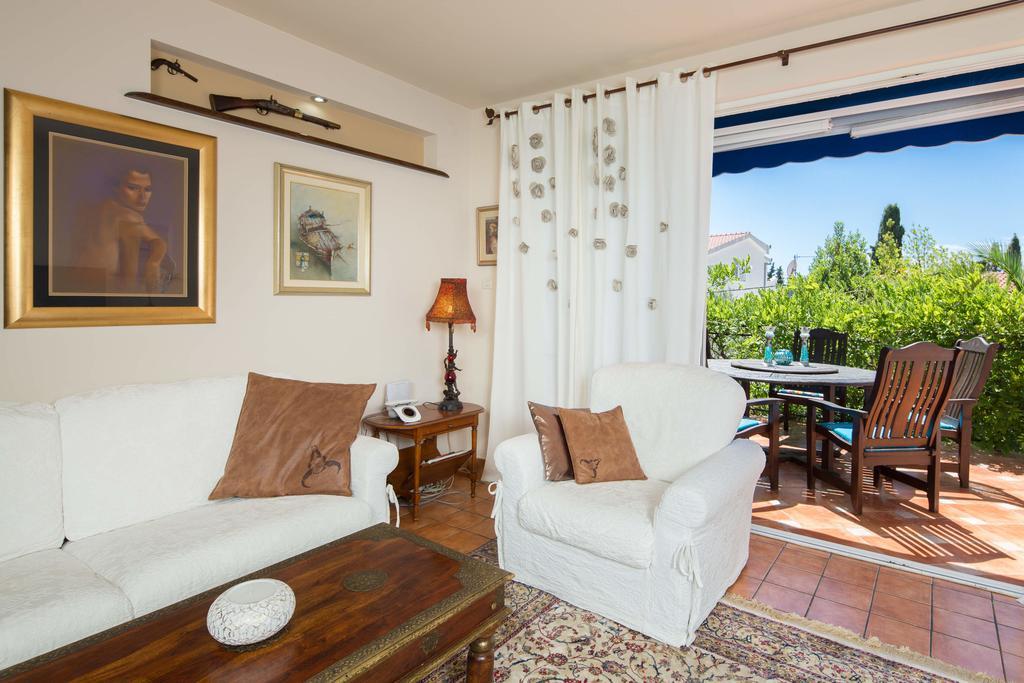 Villa Em Trogir Bagian luar foto