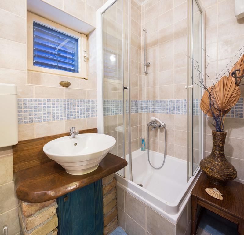Villa Em Trogir Bagian luar foto