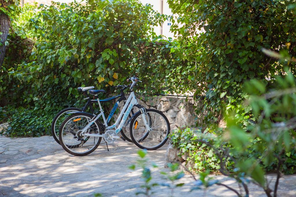 Villa Em Trogir Bagian luar foto