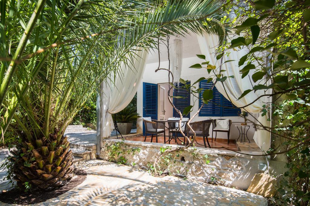 Villa Em Trogir Bagian luar foto